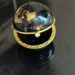 Limited Mary Kay Gold and Black Around the World Ring Holder!